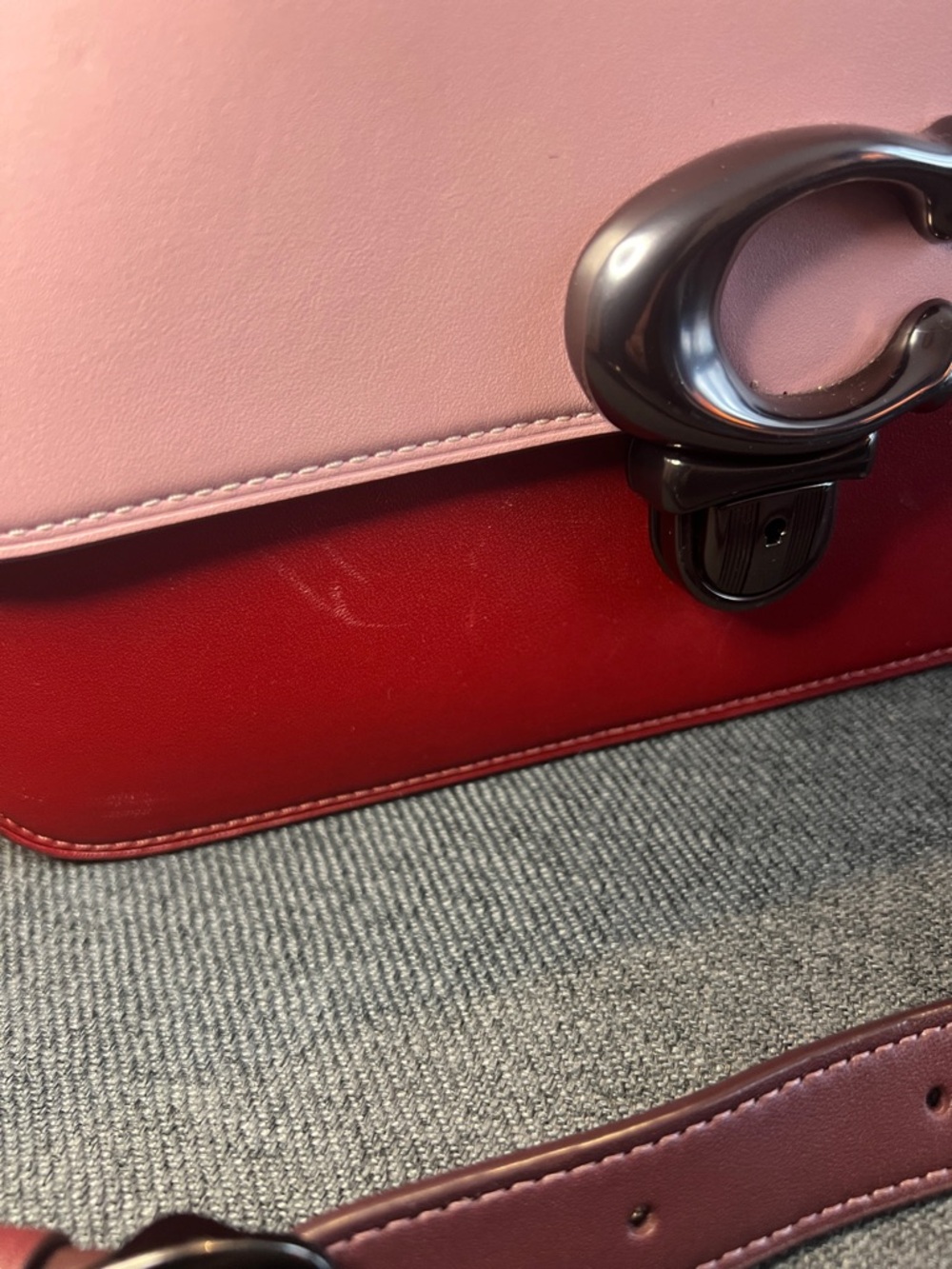 Coach Two-Tone Pink and Red Leather Crossbody with Signature 'C' Clasp - Picture 4 of 10